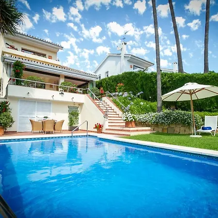 Nueva Andalucia Beautiful Family Villa *