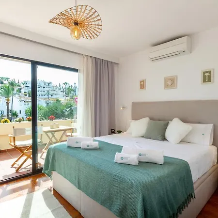 Villa Nueva Andalucia Beautiful Family
