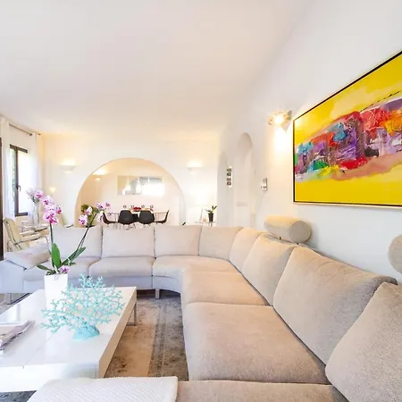 Nueva Andalucia Beautiful Family Villa *