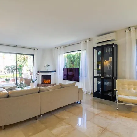 Villa Nueva Andalucia Beautiful Family